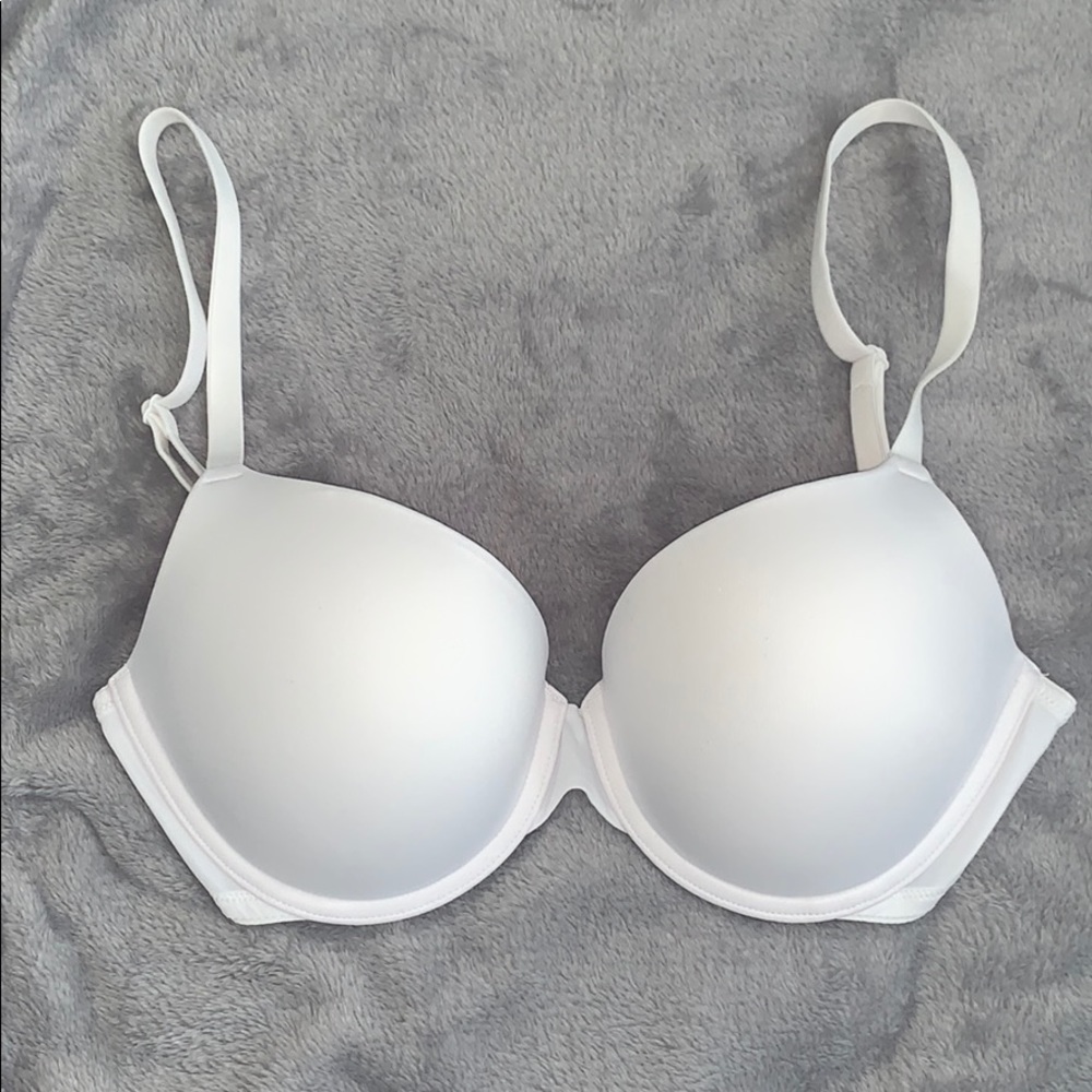 Victoria Secret Push Up Bra NWOT
